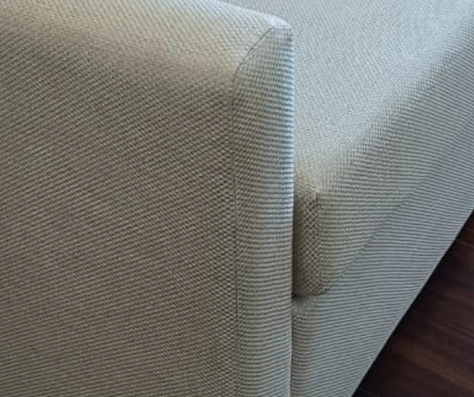 limpeza estofado - limpeza sofá - Limpeza e higienização de sofás - J&J - Rio de Janeiro - Limpeza de estofados Rio - limpeza de sofá - impermeabilização